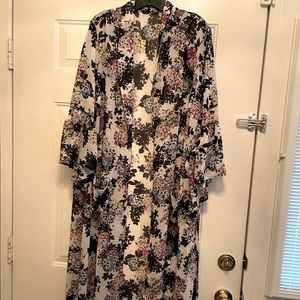 Open front kimono with ruffle sleeves